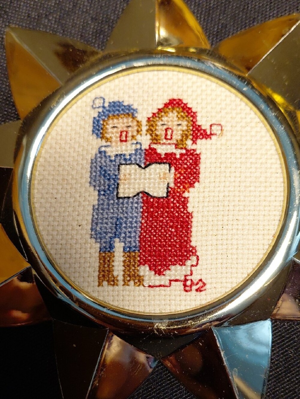 VINTAGE Cross-Stitch - Picture 3 of 10